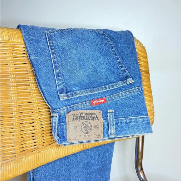 Vintage wrangler relaxed fit jeans. - Picture 3 of 5